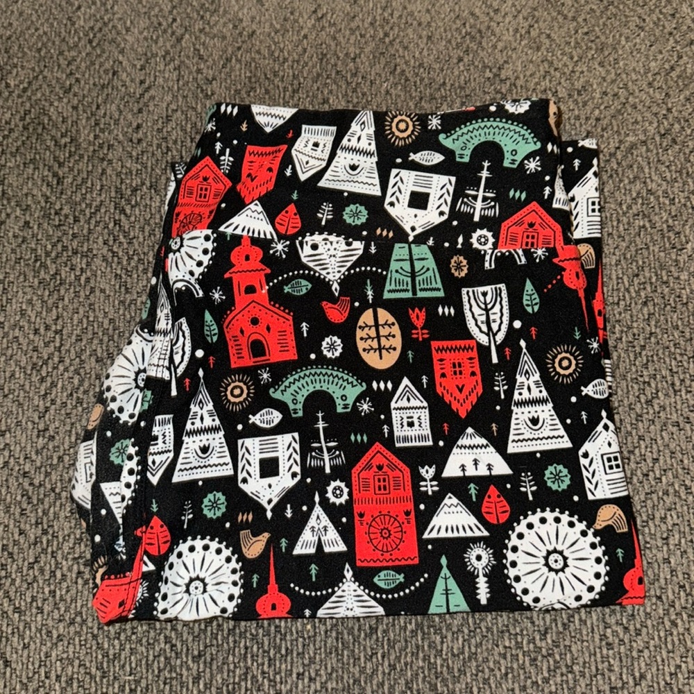 Christmas Print LuLaRoe leggings (TC)